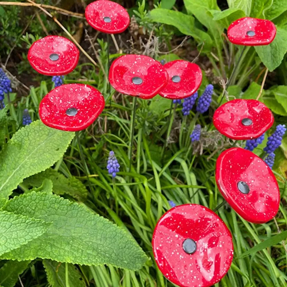 Floral decoration - Small Glass Flower For Outside In Red-White - CARNEOL GLASS