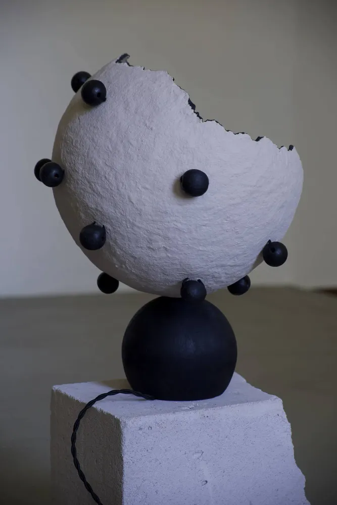 Lampes de table - Moon Bowl – Sculptural Table Lamp - PLETOSTUDIO