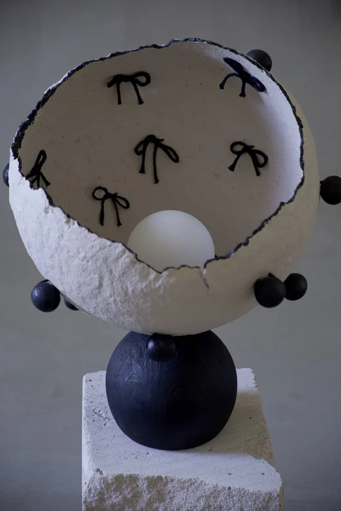 Lampes de table - Moon Bowl – Sculptural Table Lamp - PLETOSTUDIO