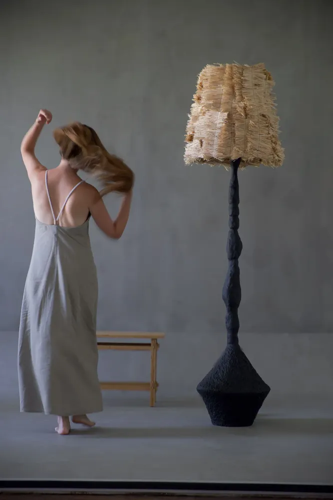 Lampadaires - Stozhar – Sculptural Floor Lamp with Raffia Shade & Biocomposite Base - PLETOSTUDIO
