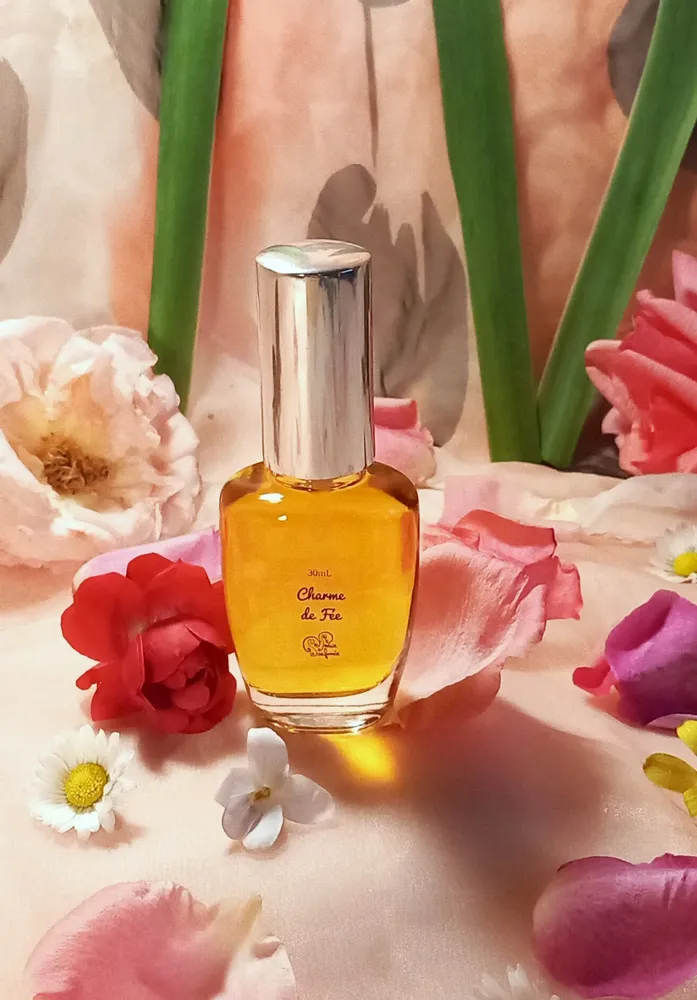 Parfums pour soi et eaux de toilette - Eau de parfum Charme de Fée - Esprit des Fleurs - 30mL - POÉSIE PARFUMÉE