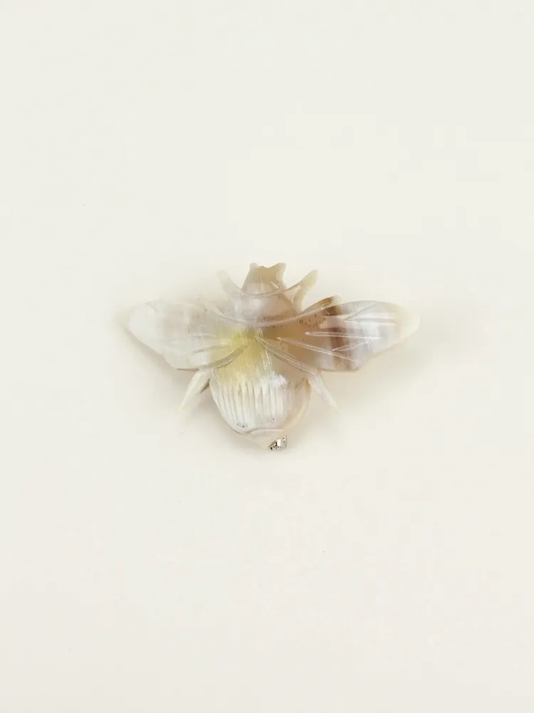 Brooches - Bee brooch in blond horn - L INDOCHINEUR X RIVÊT