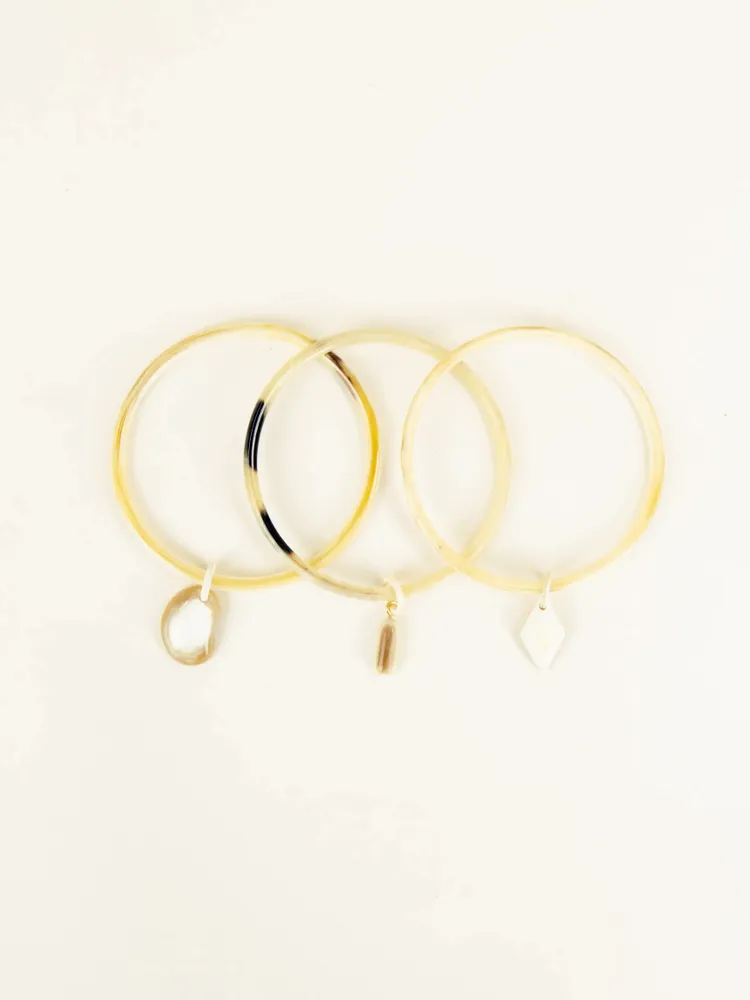 Bracelets - Set of 3 bangles with charms in blond horn size M - L INDOCHINEUR X RIVÊT