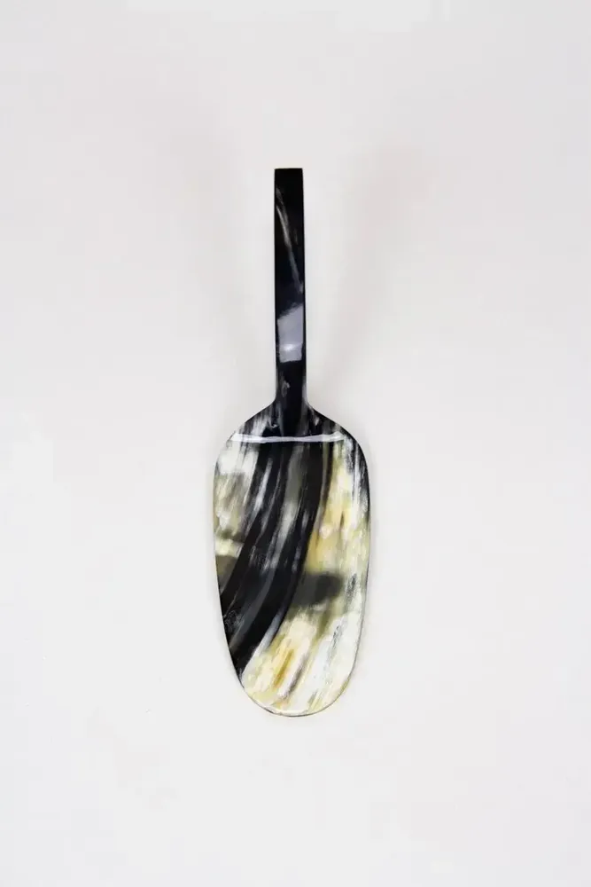 Kitchen utensils - Baguette cake server in black and white horn - L INDOCHINEUR X RIVÊT