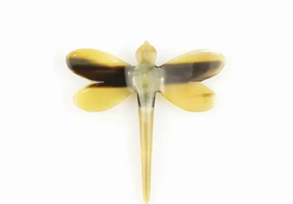 Brooches - Dragonfly brooch in blond horn - L INDOCHINEUR X RIVÊT