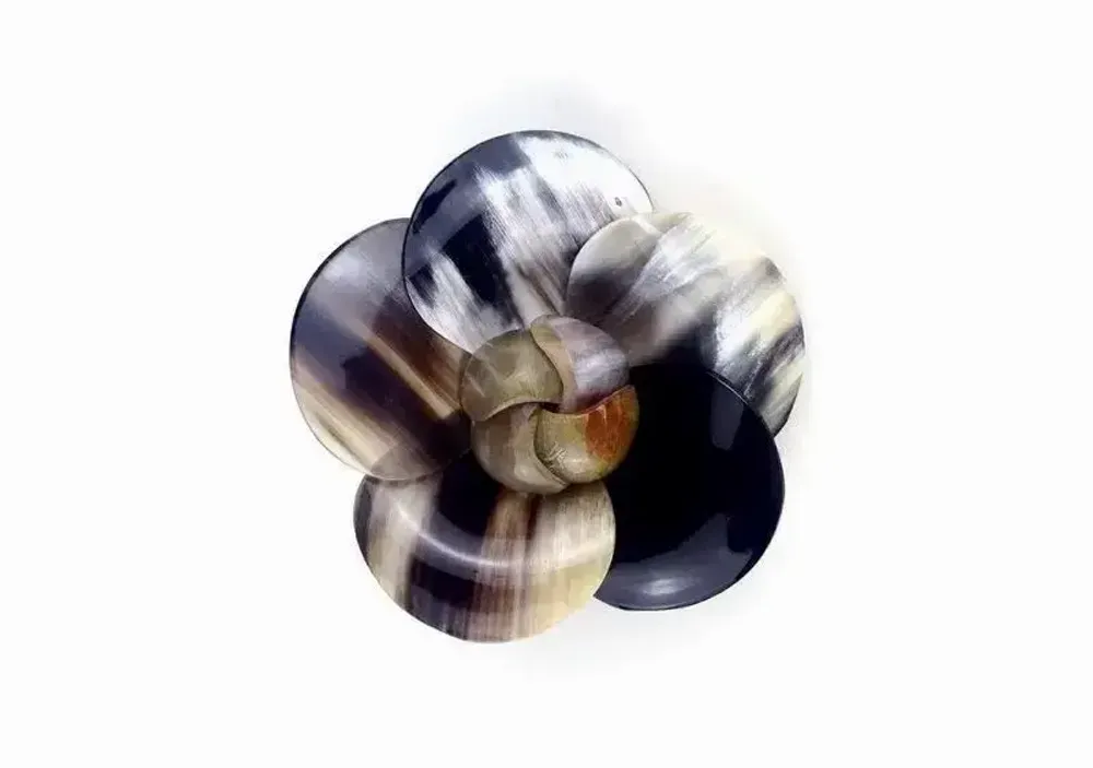 Brooches - Camellia brooch in cow horn - L INDOCHINEUR X RIVÊT