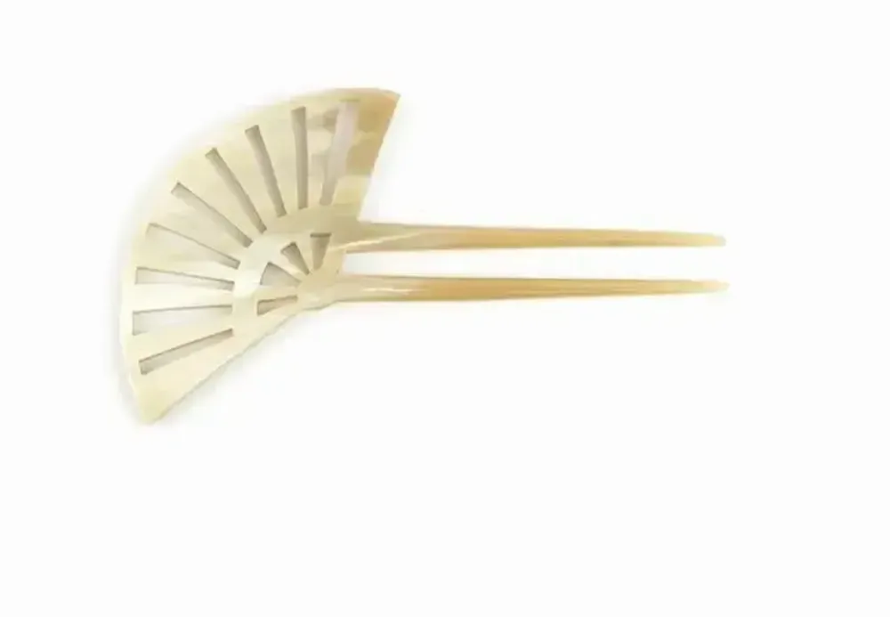 Barrettes - Offset Fan-shaped hairpin in blond horn - L INDOCHINEUR X RIVÊT
