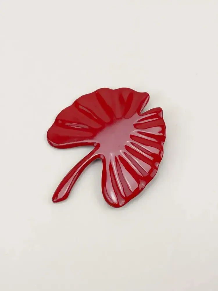 Brooches - Large red lacquered gingko brooch - L INDOCHINEUR X RIVÊT