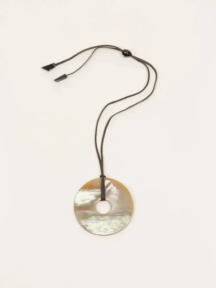 Bijoux - Pendentif grand anneau plat en corne blonde - L INDOCHINEUR X RIVÊT