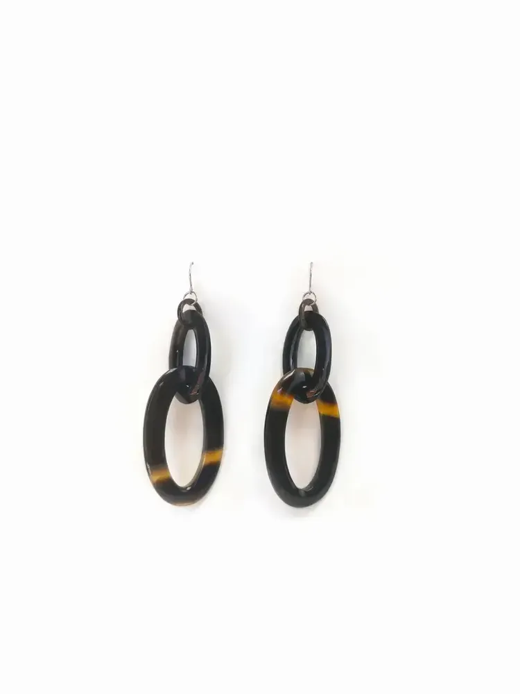 Jewelry - 2 oval ring earrings in blond horn - L INDOCHINEUR X RIVÊT
