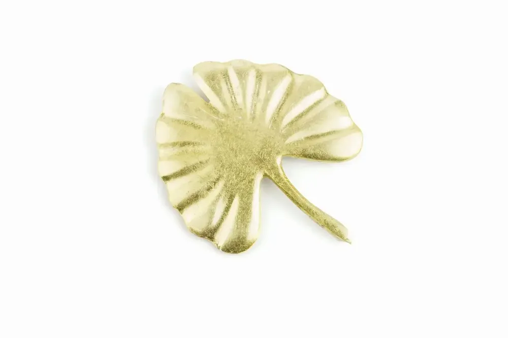 Broches - Grande broche ginkgo laquée bleu indigo - L INDOCHINEUR X RIVÊT