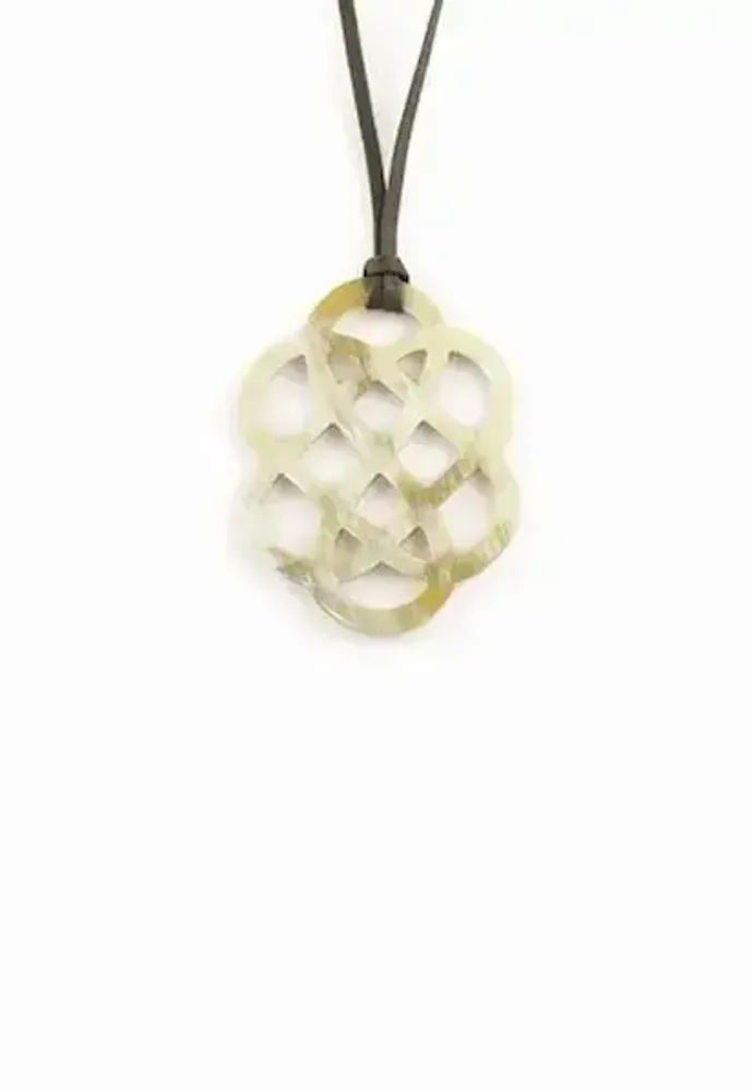 Jewelry - Flower pendant in blond horn - L INDOCHINEUR X RIVÊT