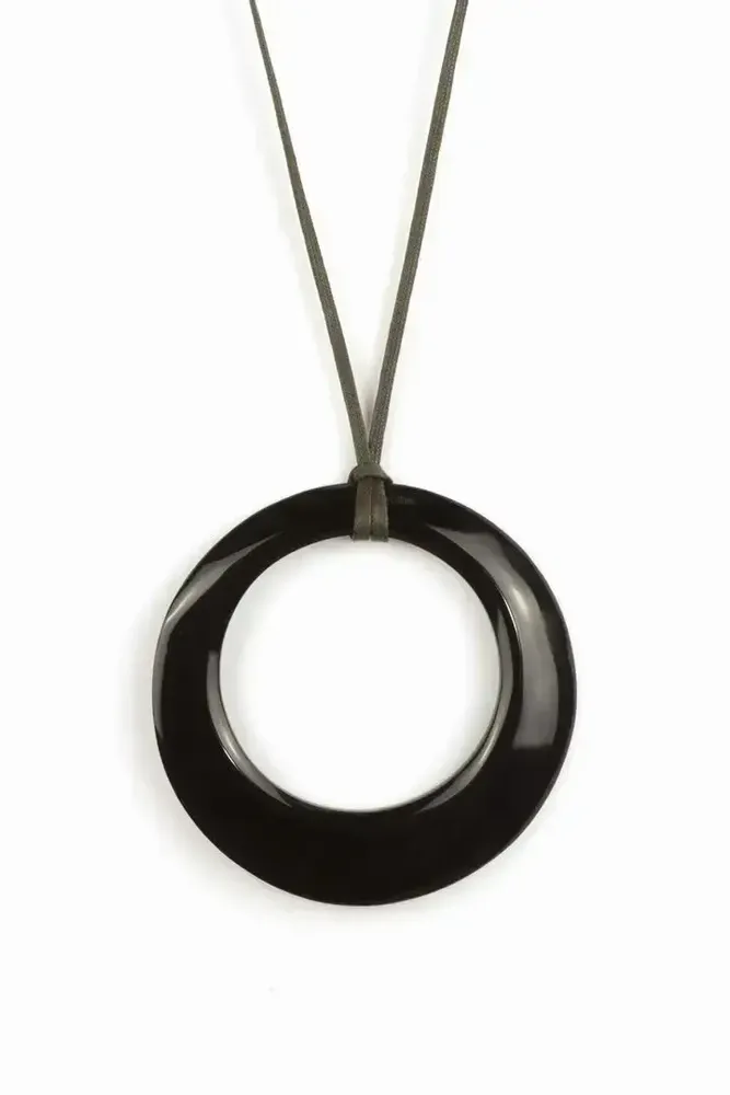 Jewelry - Large irregular ring pendant in marbled black horn - L INDOCHINEUR X RIVÊT
