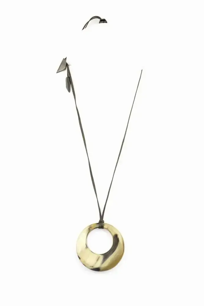 Jewelry - Small irregular ring pendant in marbled black horn - L INDOCHINEUR X RIVÊT