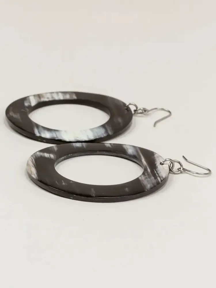 Jewelry - Big flat ring earrings in marbled horn - L INDOCHINEUR X RIVÊT