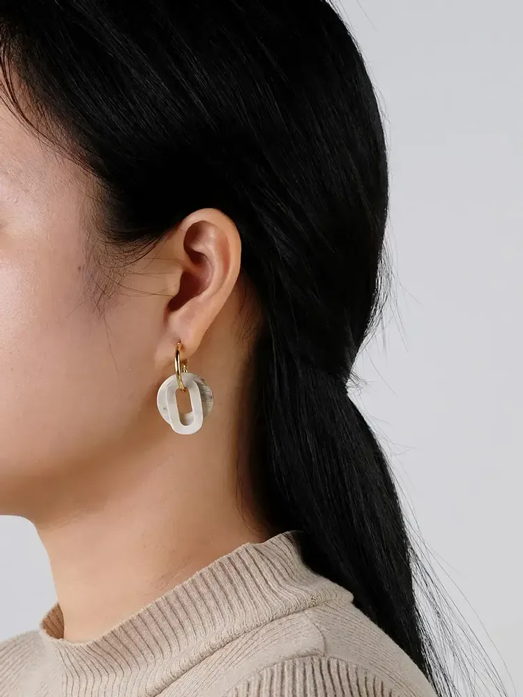 Bijoux - Créoles double anneaux suspendus en corne blonde - L INDOCHINEUR X RIVÊT