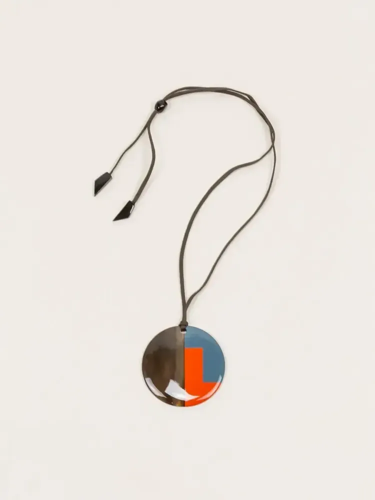 Jewelry - Disc pendant in buffalo hoof and bicolor lacquer - L INDOCHINEUR X RIVÊT