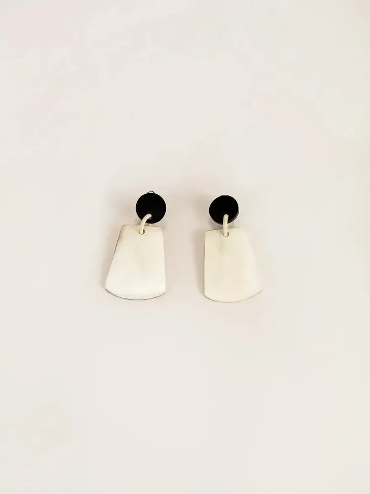 Jewelry - Beaters earrings in blond and black horn - L INDOCHINEUR X RIVÊT