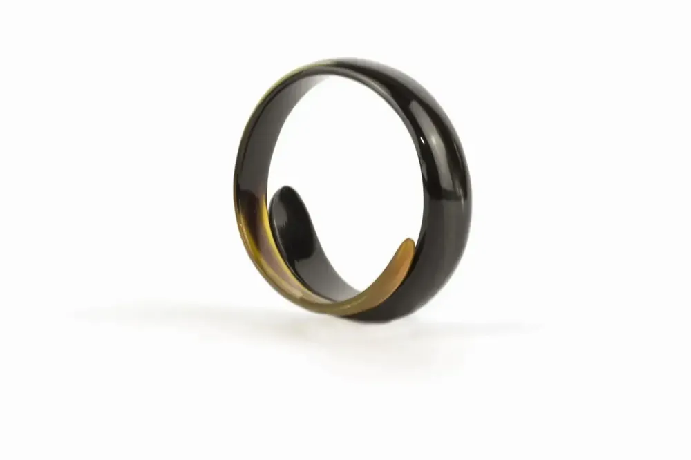 Bracelets - Snake shaped bracelet in marbled black horn in Size L - L INDOCHINEUR X RIVÊT