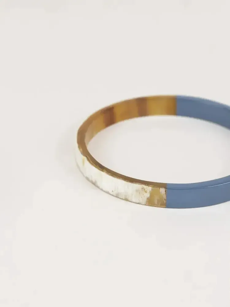 Bracelets - Bracelet jonc plat avec laque gris-bleu taille L - L INDOCHINEUR X RIVÊT