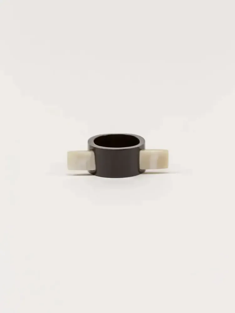 Jewelry - Tunnel ring in blond horn in Size M - L INDOCHINEUR X RIVÊT