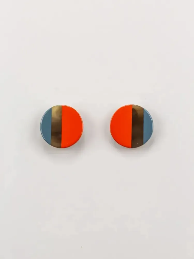 Bijoux - Boucles d'oreilles clip disque laqué bicolore bleu indigo et café crème - L INDOCHINEUR X RIVÊT