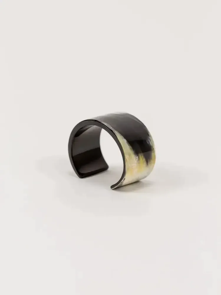 Bracelets - Open bracelet reel in blond horn in Size M - L INDOCHINEUR X RIVÊT