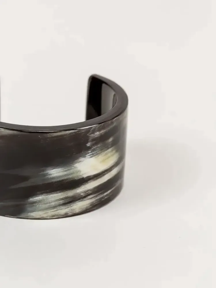 Bracelets - Open bracelet reel in blond horn in Size S - L INDOCHINEUR X RIVÊT