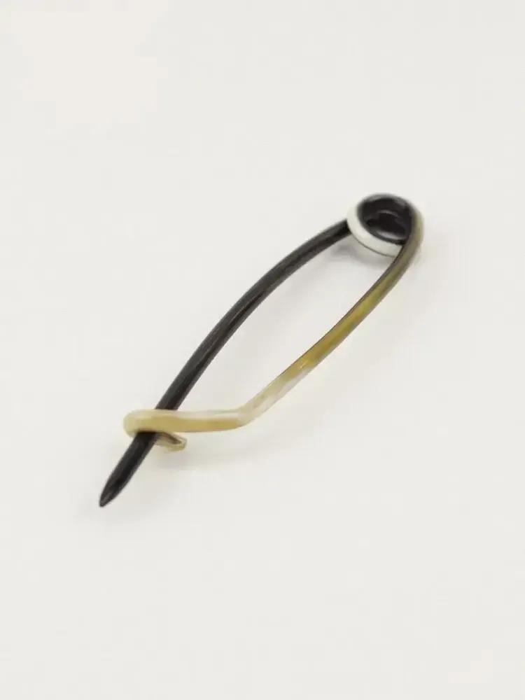 Brooches - Safety pin in black and white horn - L INDOCHINEUR X RIVÊT