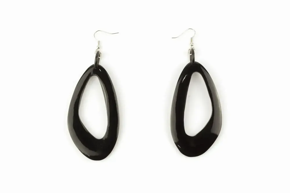 Jewelry - Off-centered earrings in plain white horn - L INDOCHINEUR X RIVÊT