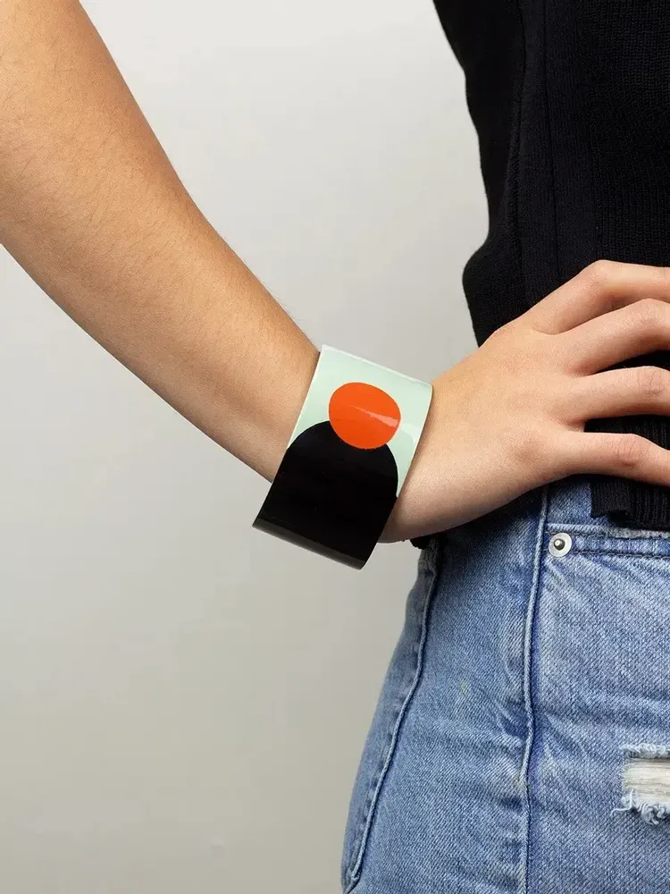 Bracelets - Manchette Icare en corne et laque orange et vert taille S - L INDOCHINEUR X RIVÊT