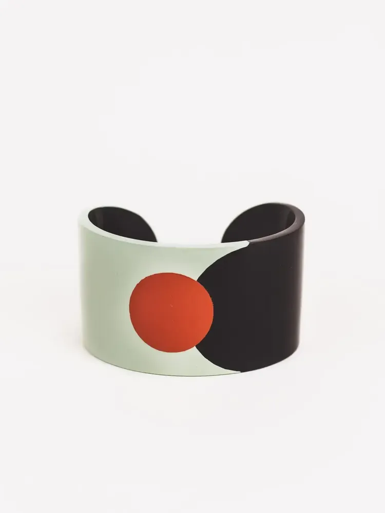 Bracelets - Manchette Icare en corne et laque orange et vert taille M - L INDOCHINEUR X RIVÊT