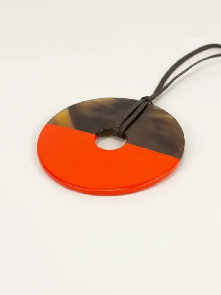 Bijoux - Pendentif grand anneau en sabot et laque orange - L INDOCHINEUR X RIVÊT