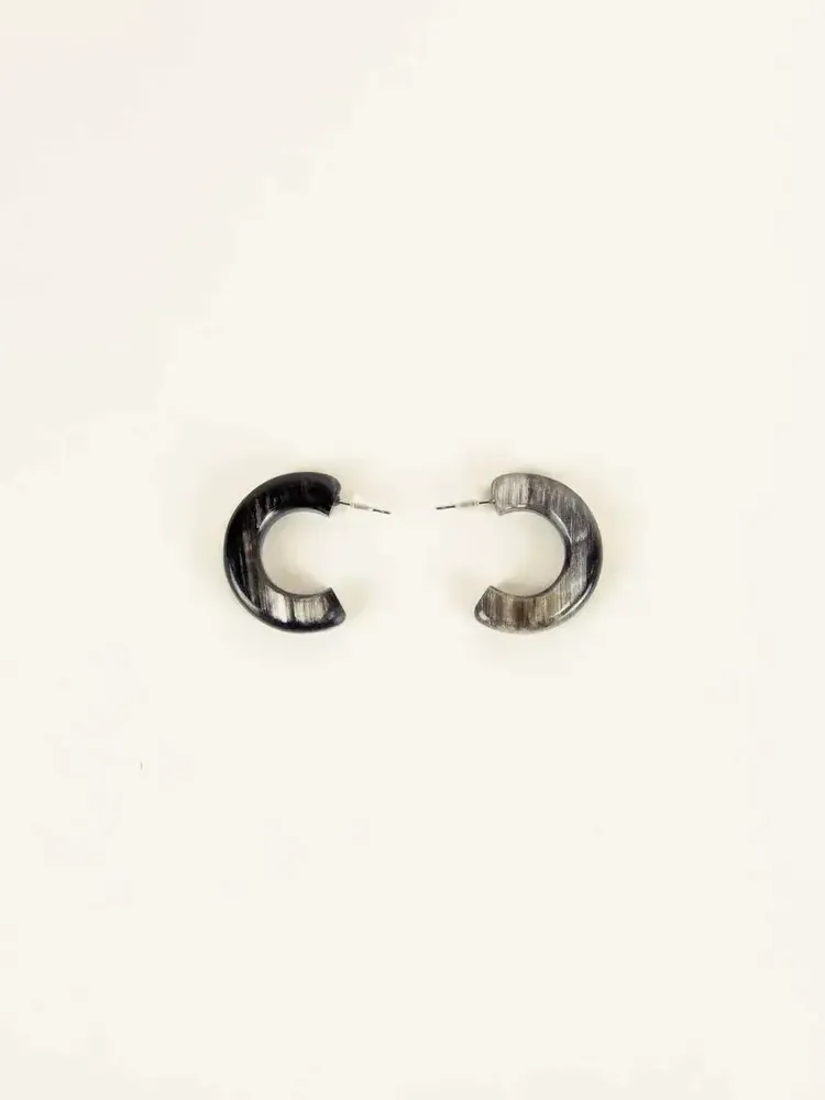 Jewelry - Thick hoop earrings in white horn - L INDOCHINEUR X RIVÊT