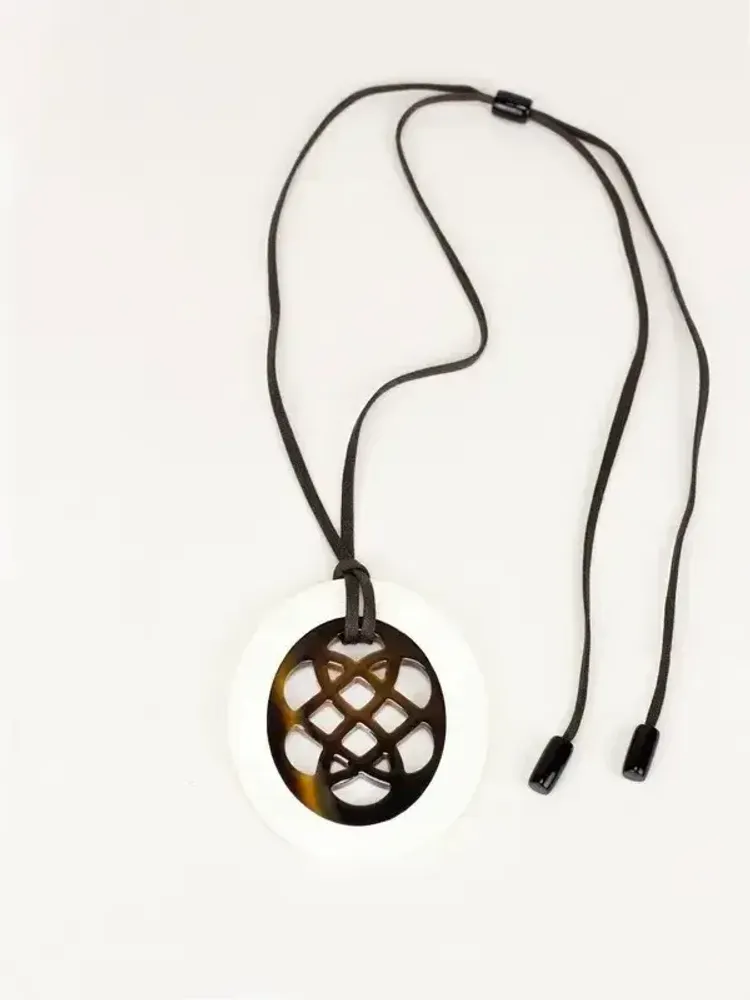 Jewelry - Oval hoof pendant with longevity patterns and off-white lacquer - L INDOCHINEUR X RIVÊT