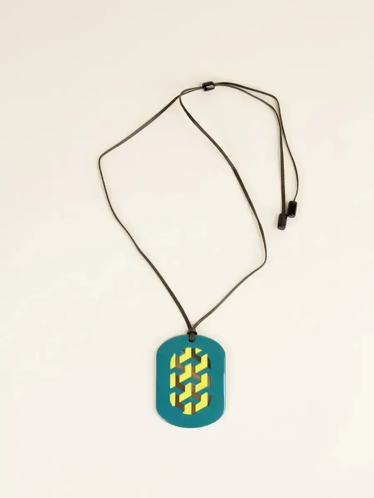 Bijoux - Pendentif oval aux motifs Tresse avec laque ivoire et kakhi - L INDOCHINEUR X RIVÊT