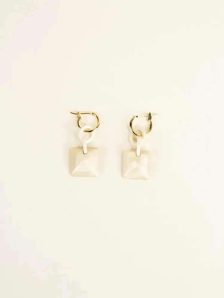 Jewelry - Radiant brass hoop earrings in hoof and pink lacquer - L INDOCHINEUR X RIVÊT