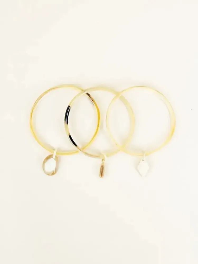Bracelets - Set of 3 bangles with charms in blond horn size L - L INDOCHINEUR X RIVÊT
