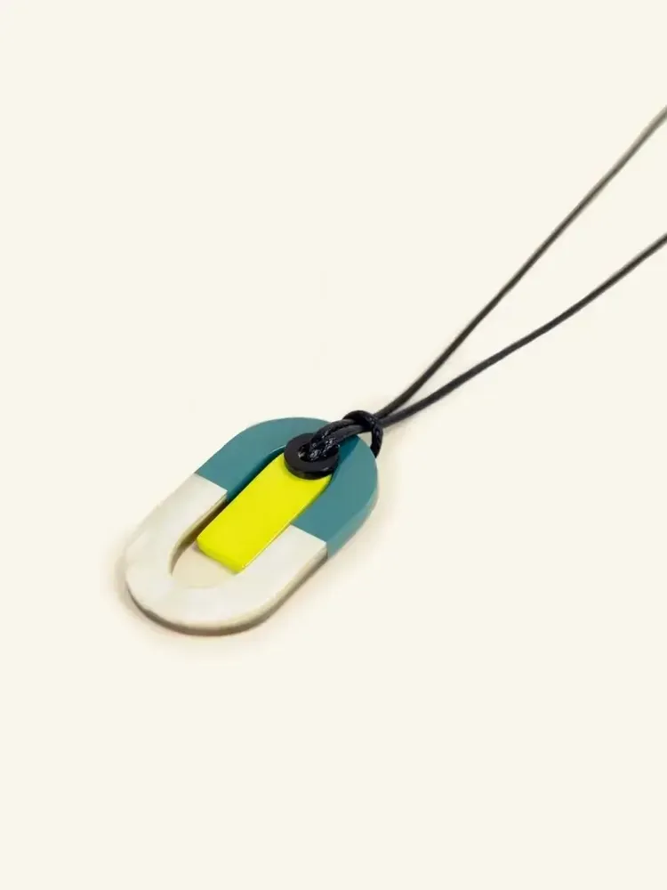 Bijoux - Pendentif Dysis en corne et laque cordon noir - L INDOCHINEUR X RIVÊT