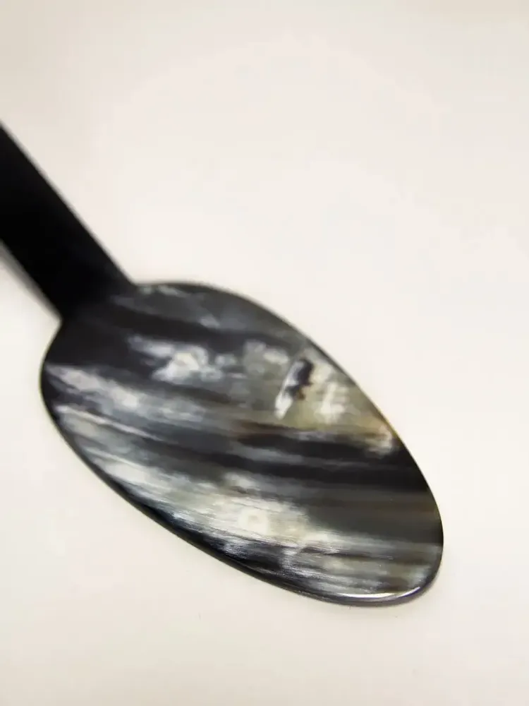 Couverts & ustensiles de cuisine - Pelle à tarte en corne avec manche laqué sable - L INDOCHINEUR X RIVÊT