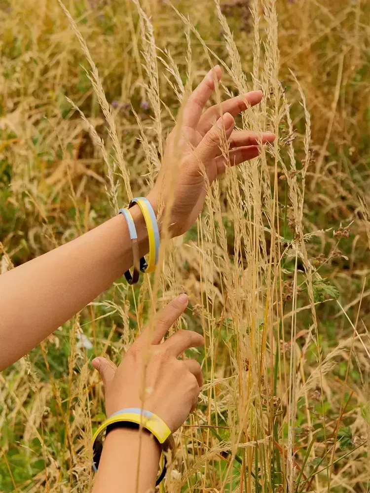 Bracelets - Bracelet jonc fin, laque bicolore jaune bleu taille L - L INDOCHINEUR X RIVÊT