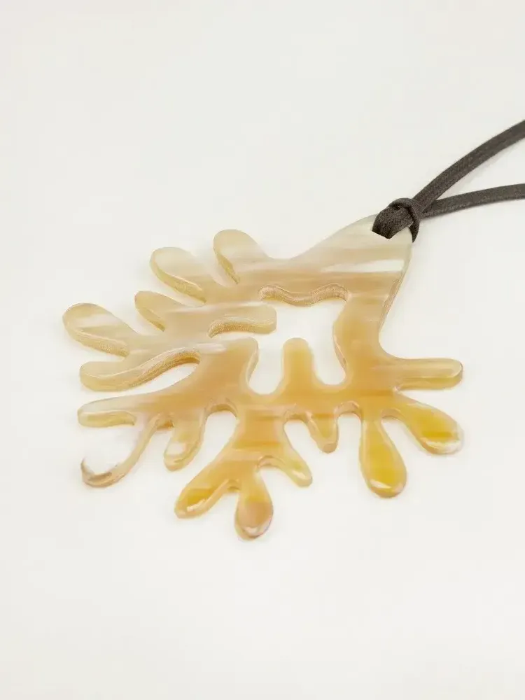 Jewelry - Large coral pendant in black marbled horn - L INDOCHINEUR X RIVÊT