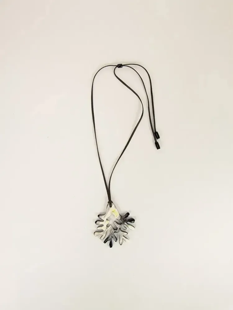 Jewelry - Large coral pendant in black marbled horn - L INDOCHINEUR X RIVÊT