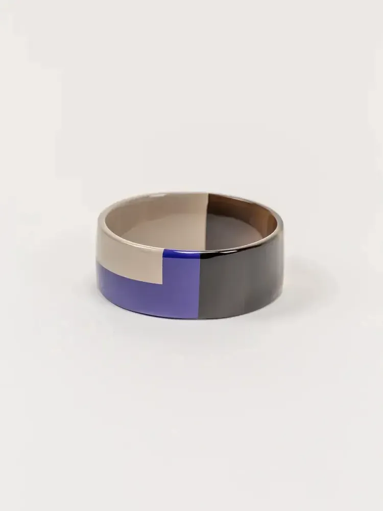Bracelets - Eclisse round bangle in hoof with beige and khaki lacquer, size S - L INDOCHINEUR X RIVÊT