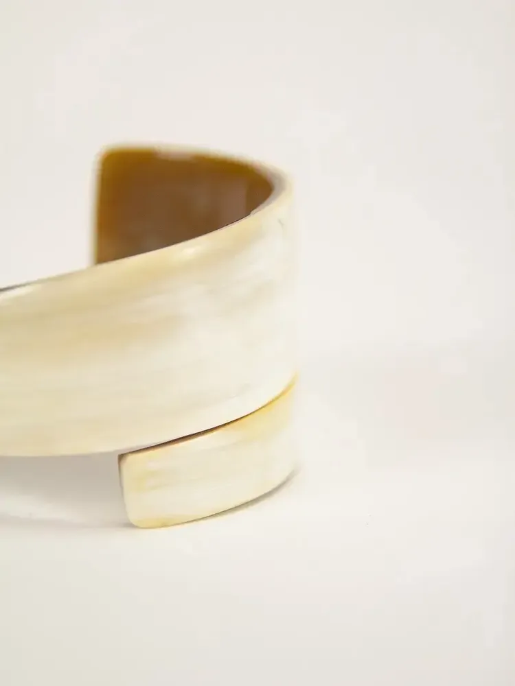Bracelets - Ribbon bracelet in blond horn size S - L INDOCHINEUR X RIVÊT