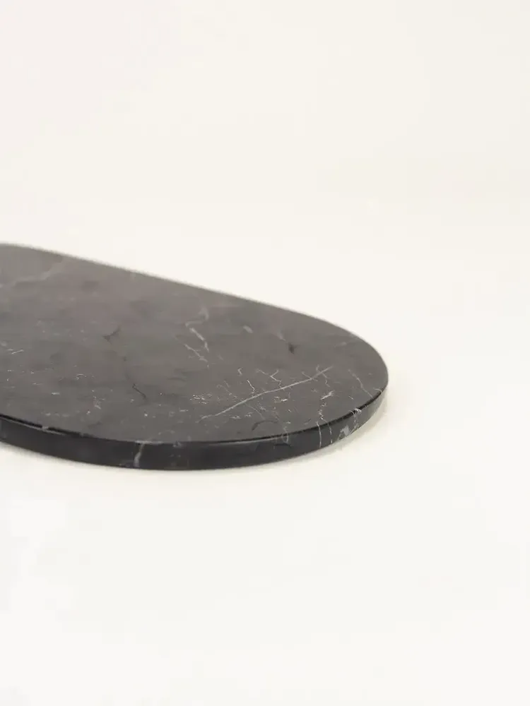 Kitchen utensils - Oval cutting board in black stone - L INDOCHINEUR X RIVÊT