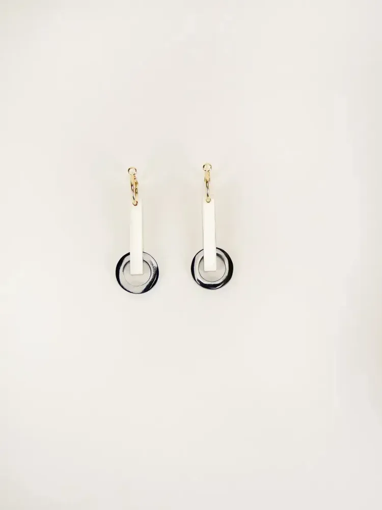Bijoux - Boucles d'oreilles pendule en corne blonde et corne noire - L INDOCHINEUR X RIVÊT