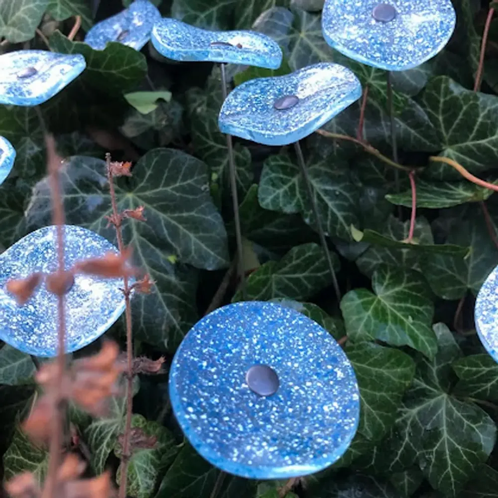Floral decoration - Small Glass Flower For Outside In tr.-turquoise- white - CARNEOL GLASS