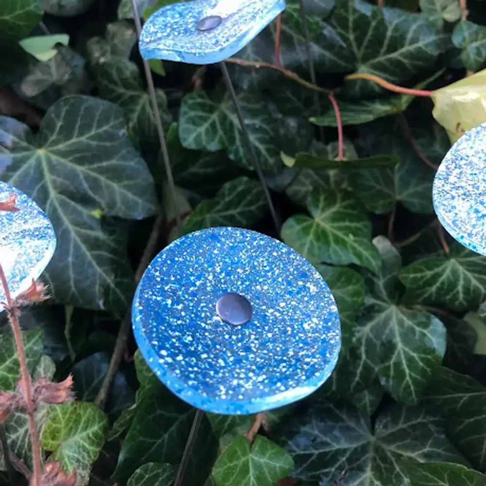 Floral decoration - Small Glass Flower For Outside In tr.-turquoise- white - CARNEOL GLASS
