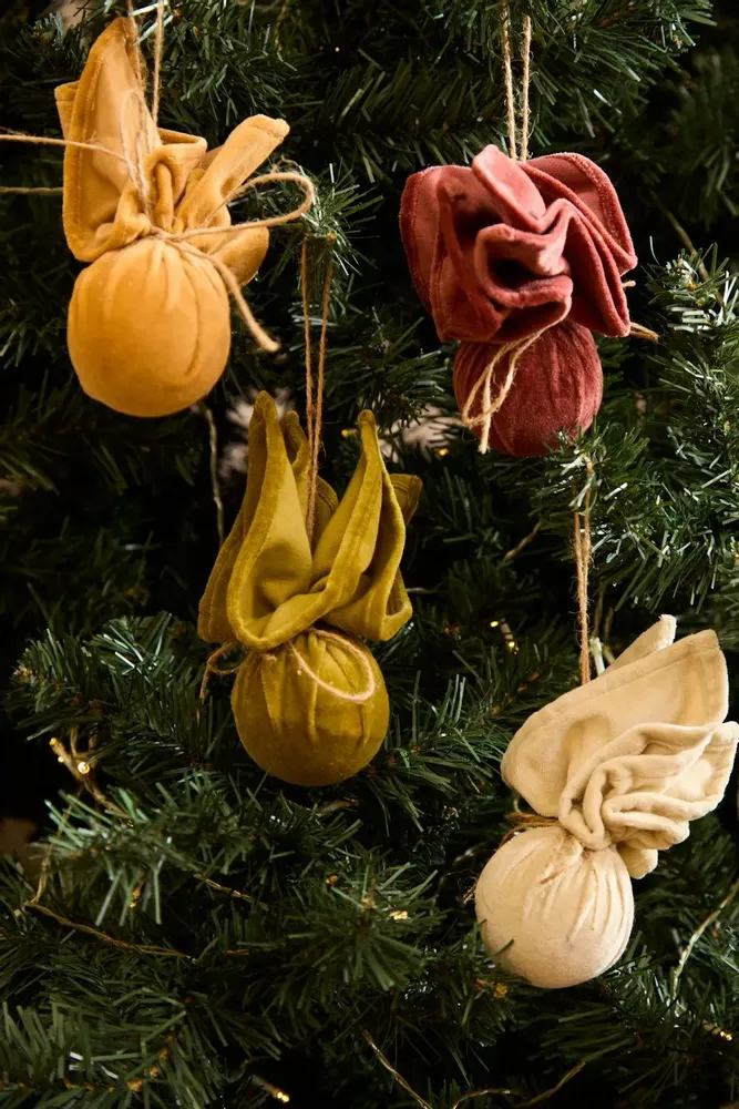 Guirlandes et boules de Noël - DÉCORATION DE NOËL - CALMA HOUSE